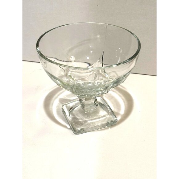 Vintage EAPG Clear Glass Covered‎ Compote Square Base Diamond - Picture 4 of 6